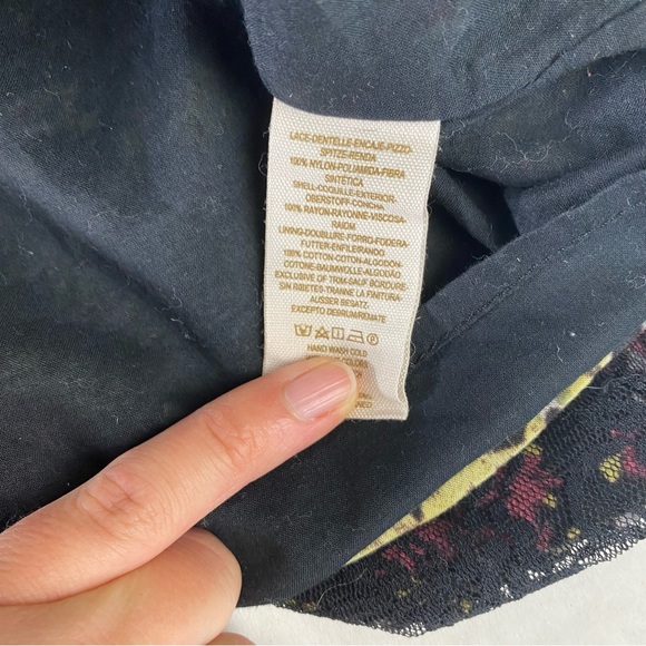 Free People Women's Mini Halter Dress Black Floral Lace Size 2 Lining Party. - Picture 14 of 14